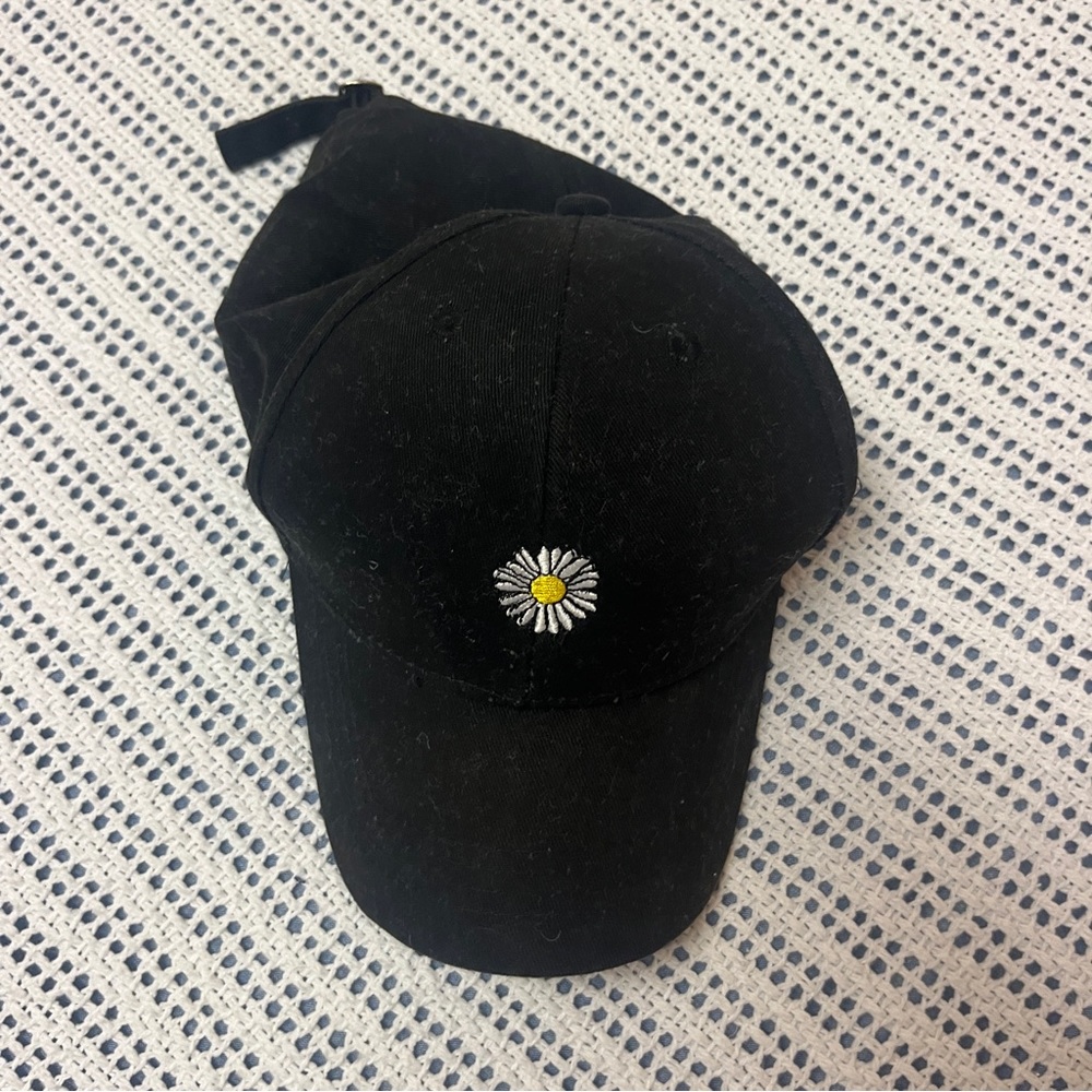 Daisy 🌼 Ball Cap - Picture 9 of 10